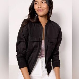 NEW Evereve Small linen blend Remi Two Pocket Bomber jacket black lightweight